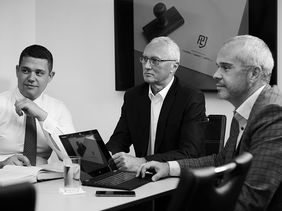 PIHORŇA, LENÁRT, JAŠŠO, s.r.o. Silná a stabilná právna pomoc. PIHORŇA, LENÁRT, JAŠŠO, s.r.o. Silná a stabilná právna pomoc.